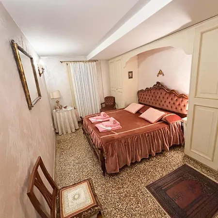 Rialto Elegant Hideaway Near St Mark's Square Apartamento