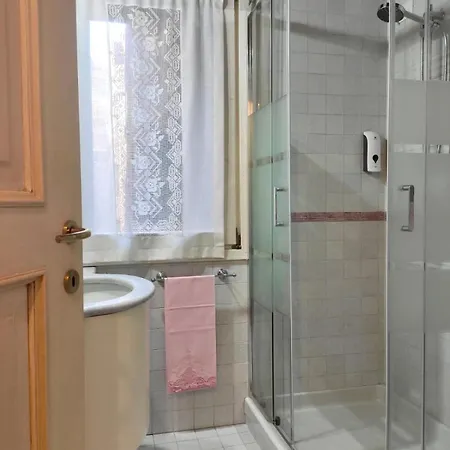 Rialto Elegant Hideaway Near St Mark's Square דירה *