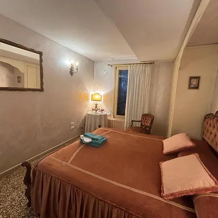 Appartement Rialto Elegant Hideaway Near St Mark's Square *