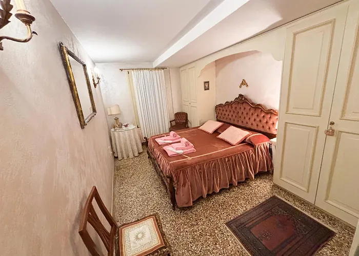 Rialto Elegant Hideaway Near St Mark's Square Apartamento
