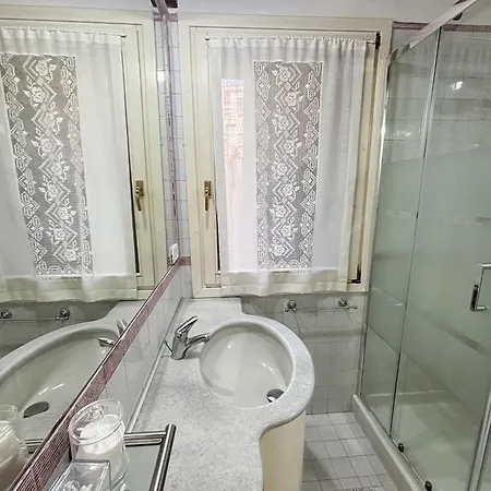 Appartement Rialto Elegant Hideaway Near St Mark's Square Venise