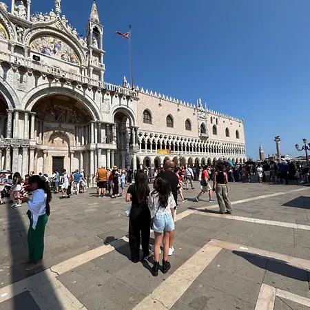 Appartement Rialto Elegant Hideaway Near St Mark's Square