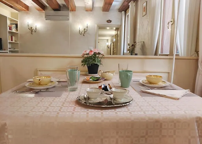 Rialto Elegant Hideaway Near St Mark's Square