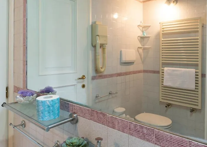 Rialto Elegant Hideaway Near St Mark's Square *