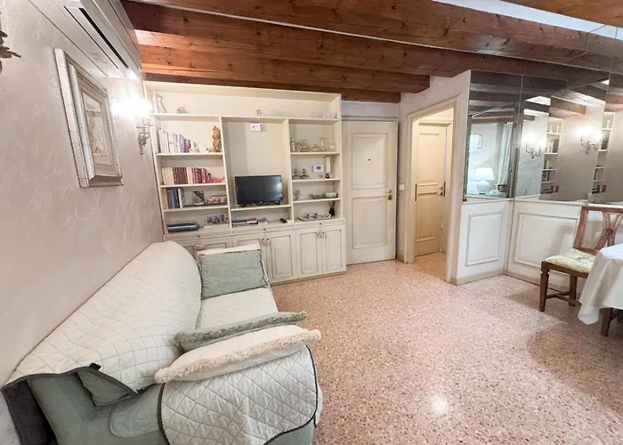 Apartment Rialto Elegant Hideaway Near St Mark's Square *