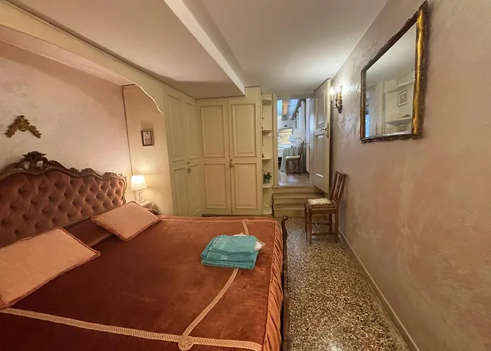 Rialto Elegant Hideaway Near St Mark's Square