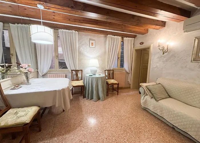 Apartment Rialto Elegant Hideaway Near St Mark's Square