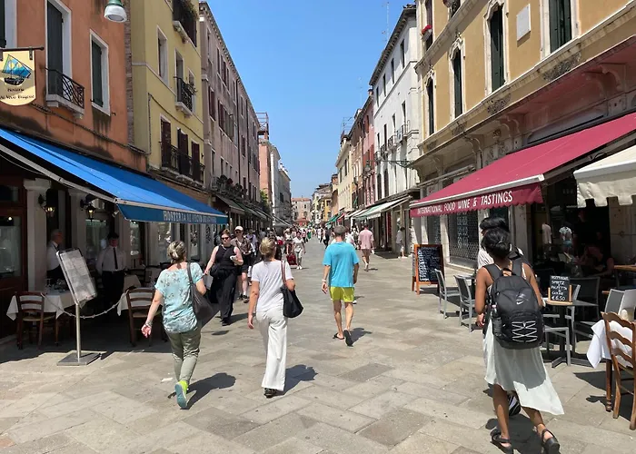 Rialto Elegant Hideaway Near St Mark's Square Apartment Venice