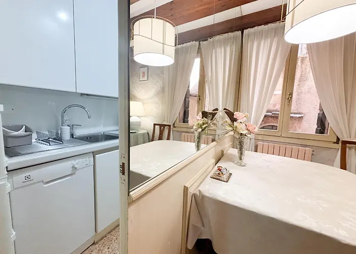 Apartment Rialto Elegant Hideaway Near St Mark's Square Venice
