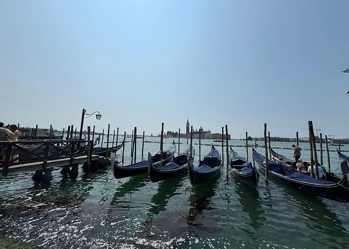 Apartment Rialto Elegant Hideaway Near St Mark's Square