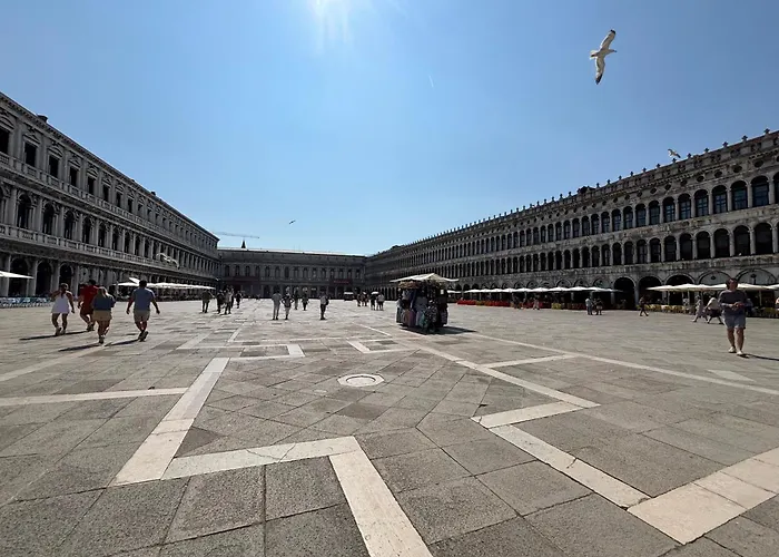 Apartment Rialto Elegant Hideaway Near St Mark's Square Venice