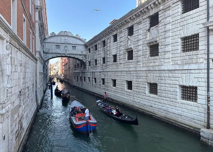 Rialto Elegant Hideaway Near St Mark's Square Venice